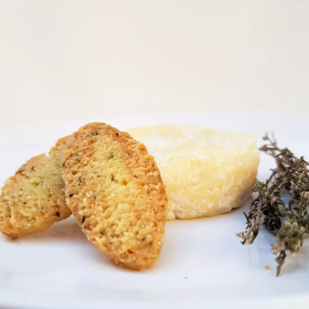 biscuits aperitifs pelardon des cevennes et herbes de provence le petit zeste catt landa 2